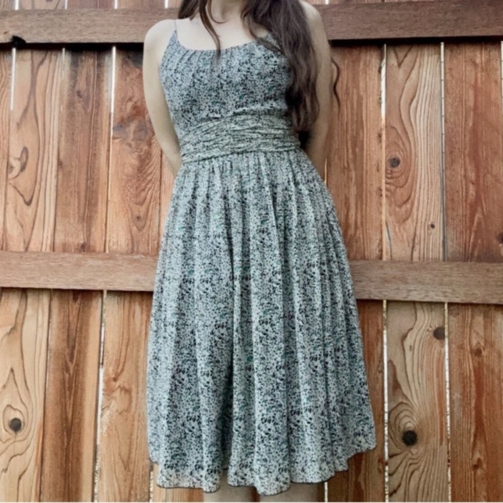 Chic Spaghetti Strap Midi Dress